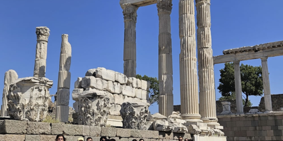 Dünyanın İlk Hastanesi Geleceğin Hekimlerini Ağırladı